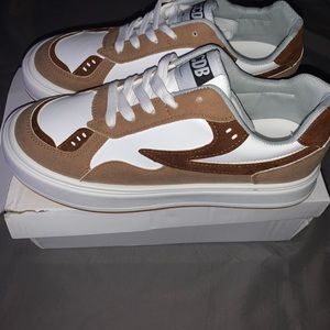 Womens Shoes size 8.5